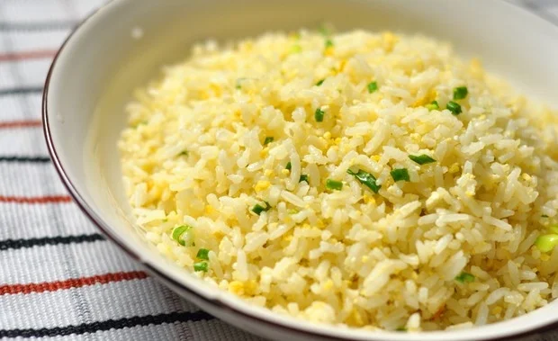蛋炒饭 egg fried rice